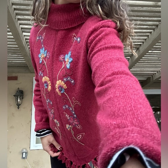 VINTAGE Alfred Dunner Embroidered Turtleneck Sweater in Maroon - Picture 3 of 9